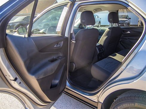 Used 2023 Chevrolet Equinox LT w/ Driver Convenience Package image 24