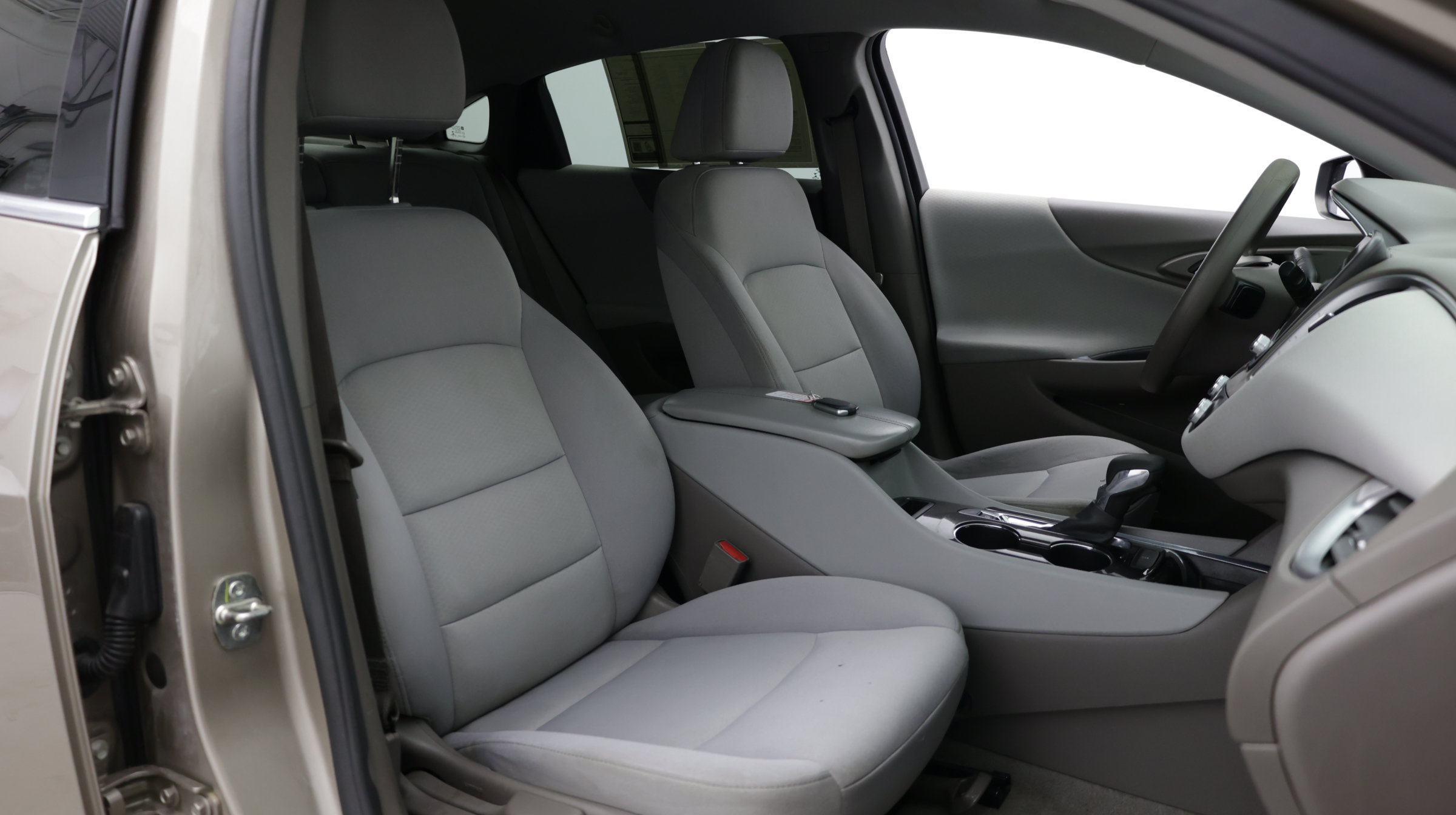 Used 2022 Chevrolet Malibu LT FWD image 37