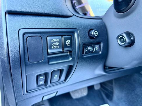 Used 2014 Lexus IS 250C w/ Luxury Package image 20