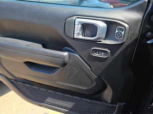 Used 2023 Jeep Wrangler Unlimited w/ Sun & Screen Package AWD/4WD image 12