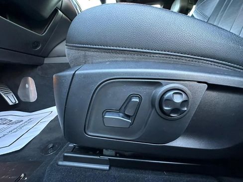 Used 2020 Maserati Levante image 23