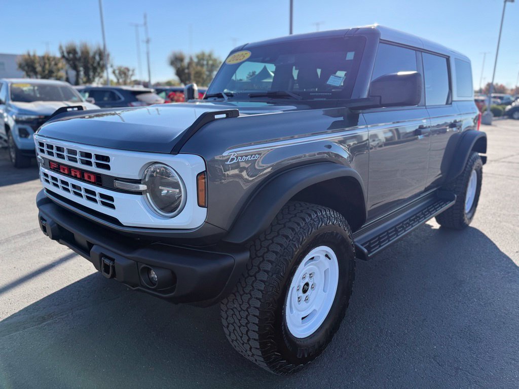 Used 2025 Ford Bronco Heritage Edition AWD/4WD image 3