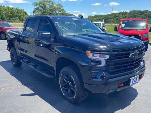 Used 2023 Chevrolet Silverado 1500 LT Trail Boss w/ Protection Package AWD/4WD image 7