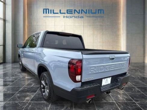 Certified 2025 Honda Ridgeline Sport image 3