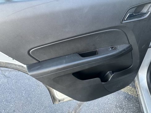 Used 2016 Chevrolet Equinox LS image 18