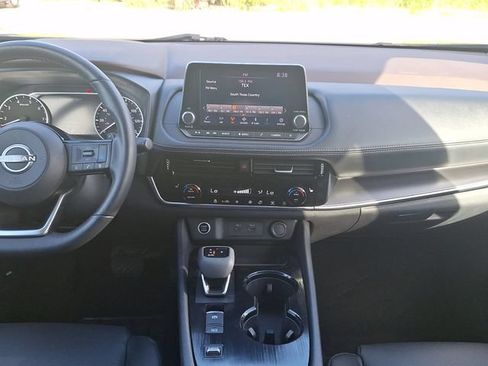 Certified 2022 Nissan Rogue SV w/ SV Premium Package FWD image 18