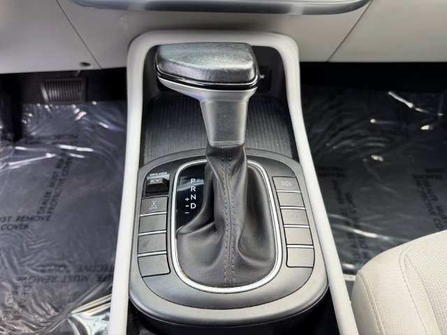 Used 2024 Hyundai Kona SEL AWD/4WD image 28