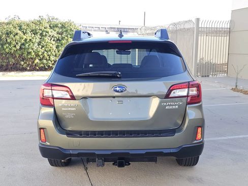 Used 2017 Subaru Outback 2.5i Premium w/ Popular Package #2 AWD/4WD image 7