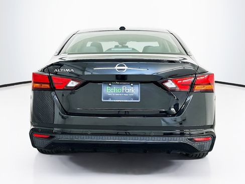 Used 2025 Nissan Altima 2.5 SV FWD image 7