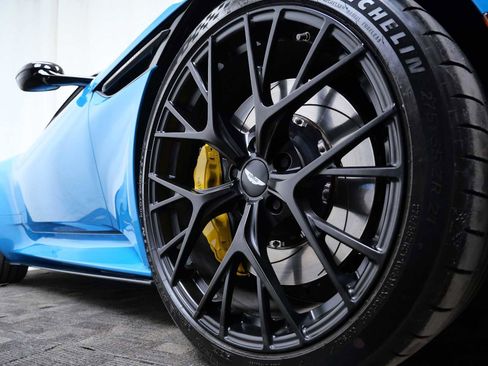 Used 2024 Aston Martin DB12 image 11