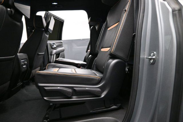 Used 2023 GMC Yukon XL AT4 w/ AT4 Premium Package AWD/4WD image 17