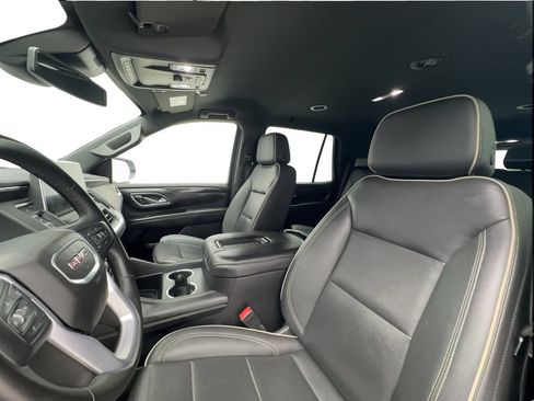 Used 2024 GMC Yukon SLT RWD image 18