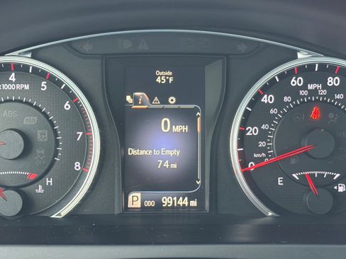 Certified 2016 Toyota Camry SE image 23