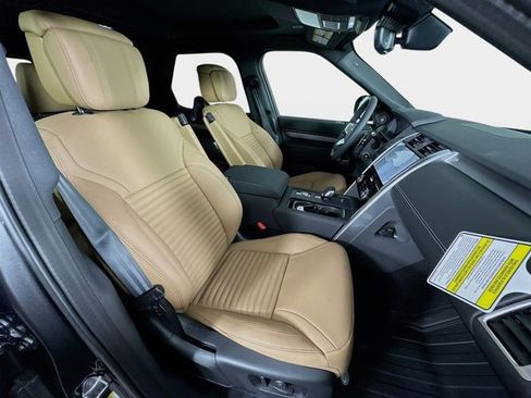 New 2026 Land Rover Discovery Limited Edition image 30