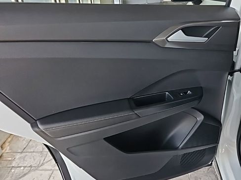 New 2026 Volkswagen Taos SE FWD image 20