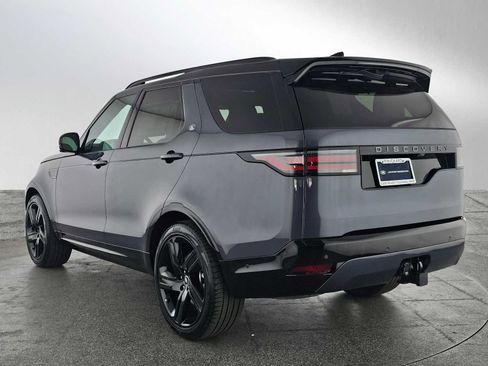 New 2025 Land Rover Discovery Dynamic SE image 3
