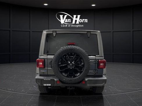 Used 2021 Jeep Wrangler Unlimited Sahara w/ Cold Weather Group image 13