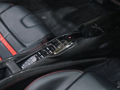 Used 2022 Ferrari SF90 Spider image 13