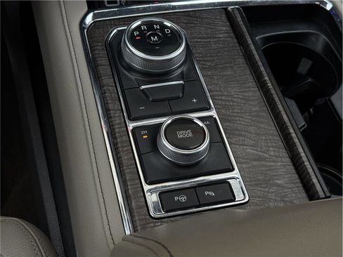 Used 2019 Ford Expedition Max Limited w/ Equipment Group 301A image 19