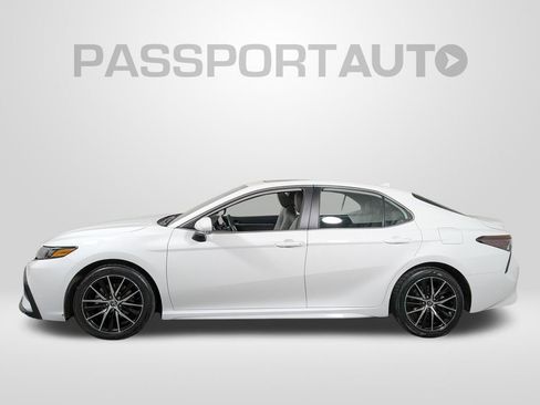 Certified 2023 Toyota Camry SE image 2