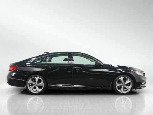 Used 2020 Honda Accord Touring image 6