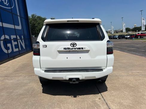 Used 2020 Toyota 4Runner SR5 Premium RWD image 7