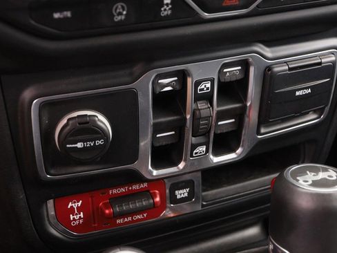 Used 2018 Jeep Wrangler Unlimited Rubicon AWD/4WD image 19