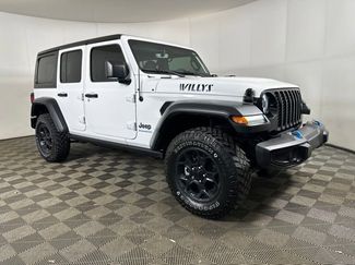 Used 2023 Jeep Wrangler Unlimited w/ 8.4" Radio Group AWD/4WD video 2