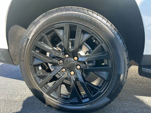 Used 2022 GMC Yukon XL Denali image 39