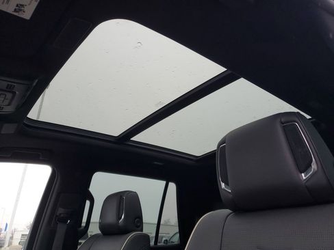 Used 2023 Cadillac Escalade Sport w/ LPO, ONYX Package image 6