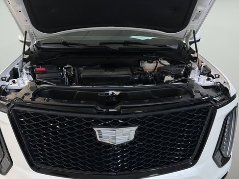 Used 2025 Cadillac Escalade Sport w/ LPO, ONYX Package AWD/4WD image 24