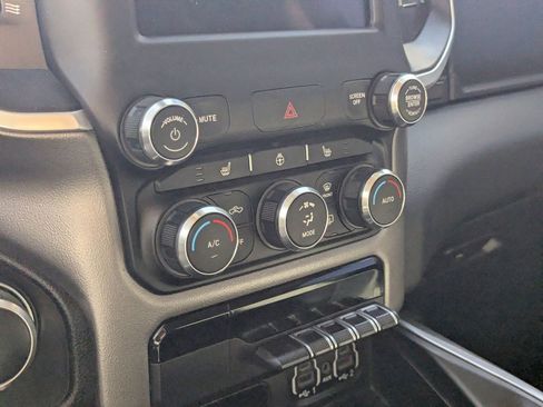 Used 2020 RAM 1500 Big Horn AWD/4WD image 26