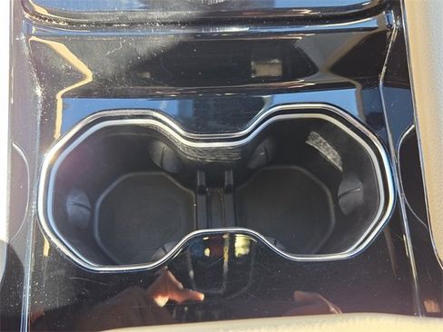 Used 2023 Jeep Grand Cherokee Limited image 17