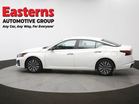 Used 2025 Nissan Altima 2.5 SV FWD image 58