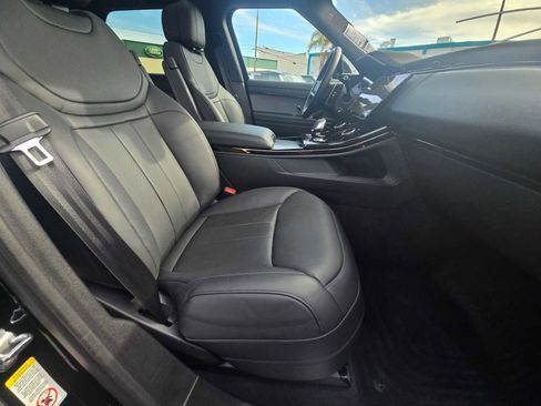 Used 2023 Land Rover Range Rover Sport SE Dynamic image 12