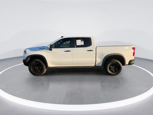 Used 2023 Chevrolet Silverado 1500 ZR2 w/ Technology Package AWD/4WD image 5