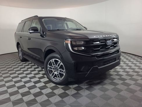Used 2025 Ford Expedition Active image 1