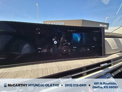 Used 2025 Hyundai Santa Fe Calligraphy AWD/4WD image 17