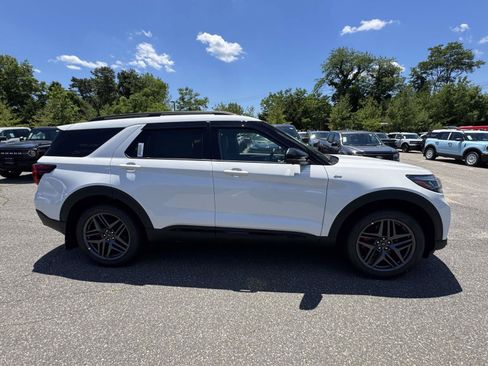 New 2026 Ford Explorer ST-Line w/ ST-Line Street Pack AWD/4WD image 6