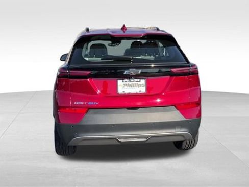 Certified 2023 Chevrolet Bolt EUV Premier w/ Sun & Sound Package FWD image 5