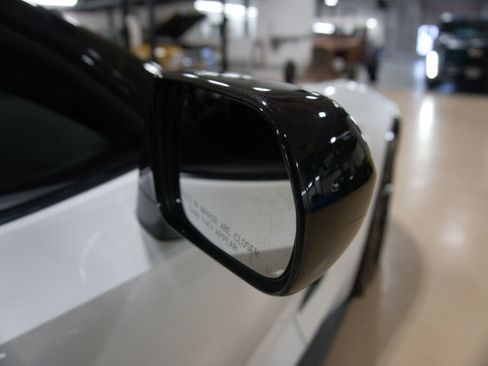 Used 2015 Chevrolet Corvette Z06 w/ 3LZ Preferred Equipment Group image 26