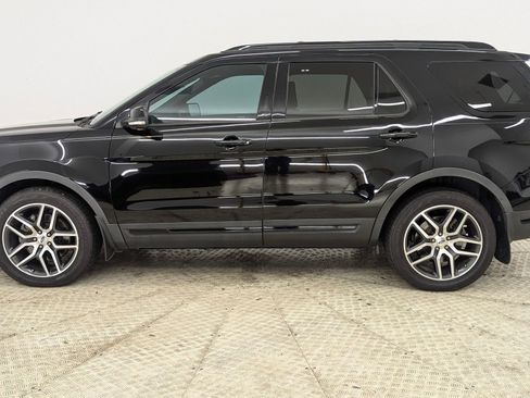Used 2018 Ford Explorer Sport w/ Equipment Group 401A image 2