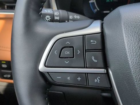 Certified 2024 Toyota Highlander Platinum FWD image 25