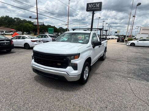 Used 2022 Chevrolet Silverado 1500 W/T RWD image 4