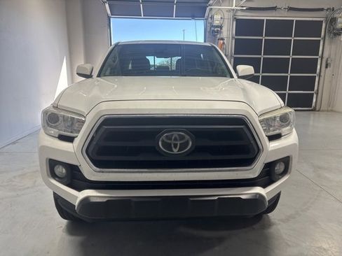 Used 2020 Toyota Tacoma SR5 image 3