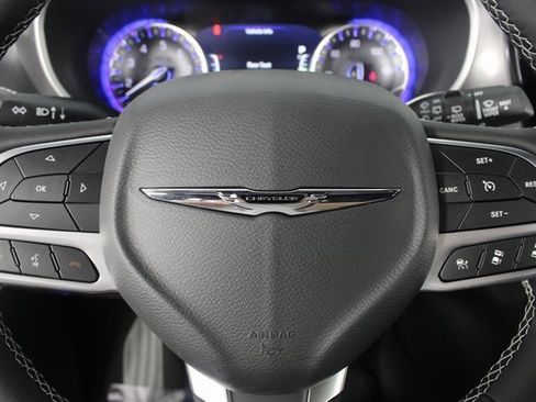 New 2026 Chrysler Pacifica Select image 13