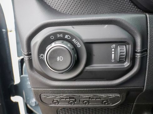 New 2026 Jeep Wrangler Unlimited Rubicon AWD/4WD image 35