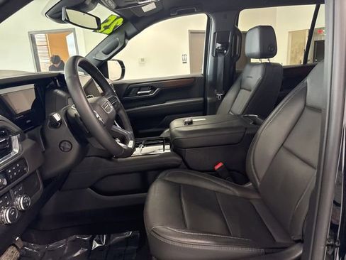 Used 2025 GMC Yukon Denali image 21
