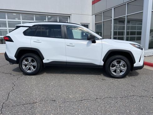 Used 2025 Toyota RAV4 LE AWD/4WD image 29