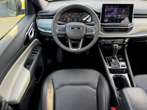 Used 2024 Jeep Compass Limited image 26